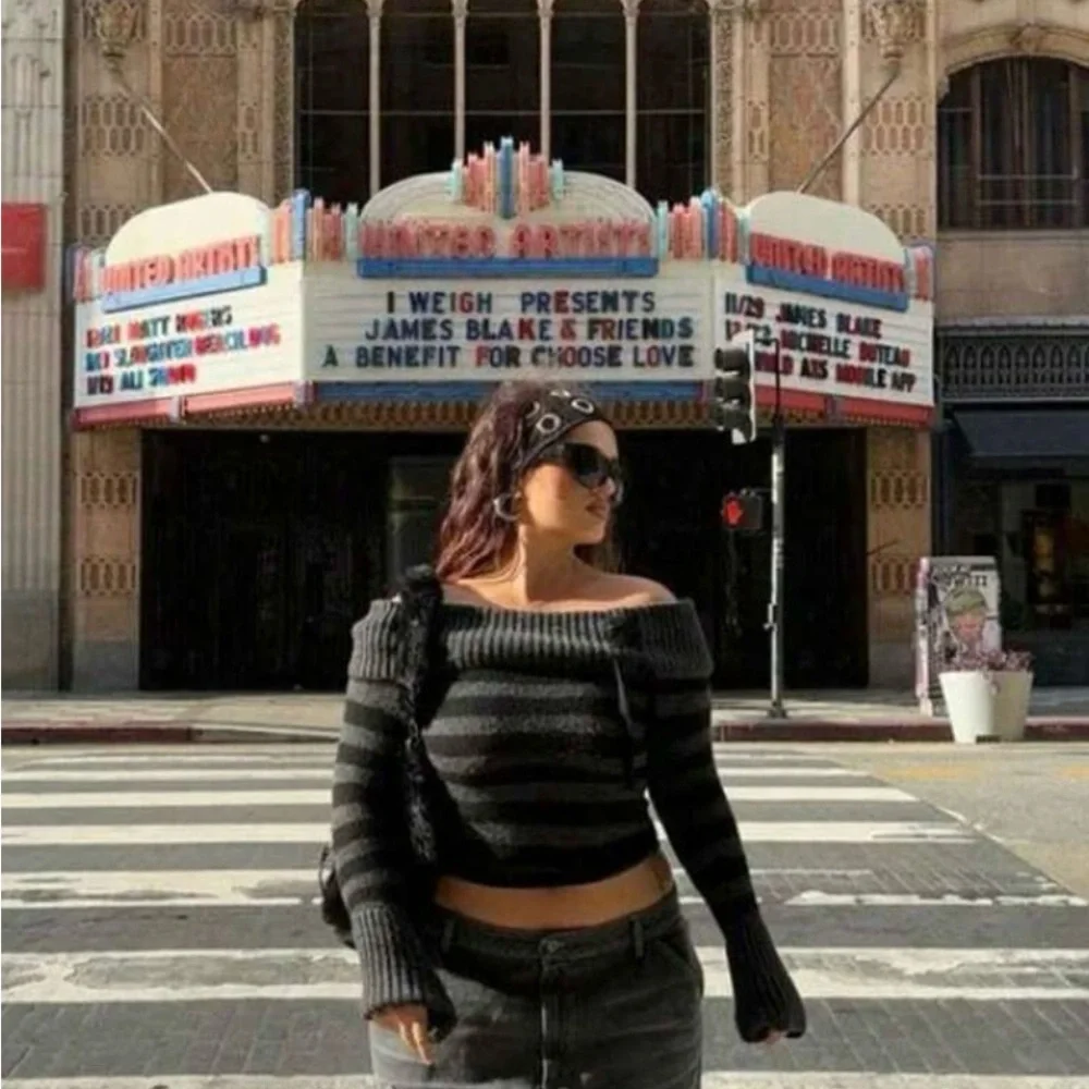 Black Grommet Headband - Picture 5 of 9